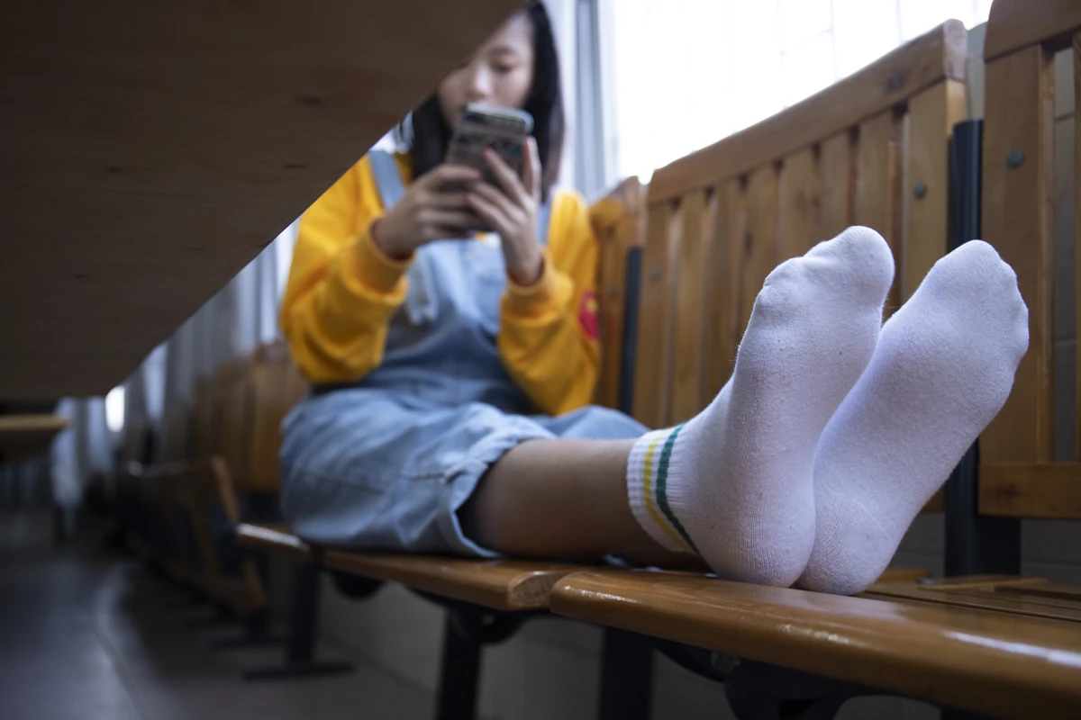 [Mzsock] NO.019 From a tricky angle, Sichuan girl Linlin shows off her beautiful feet in the classroom Southern football skills#[121P]-14