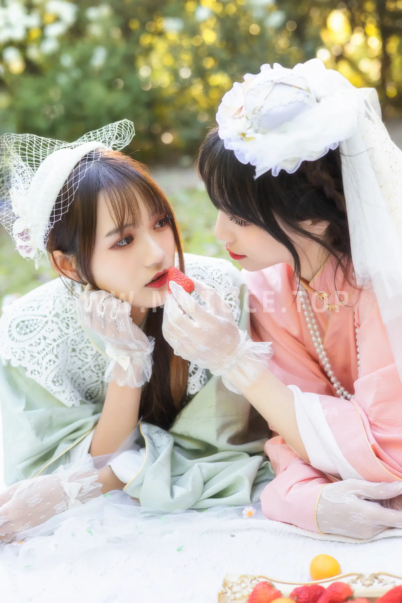 [YITUYU] 2022.06.14 Vol.1179 – Outing in Spring Two plus six#[33P]-14